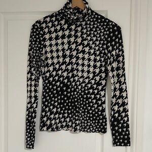 H&M Monochrome Houndstooth Turtleneck